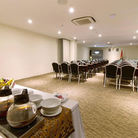 ฟ็อกซ์ โฮเต็ล จิมบารัน บีช Hotel จิมบาราน ภายนอก รูปภาพ