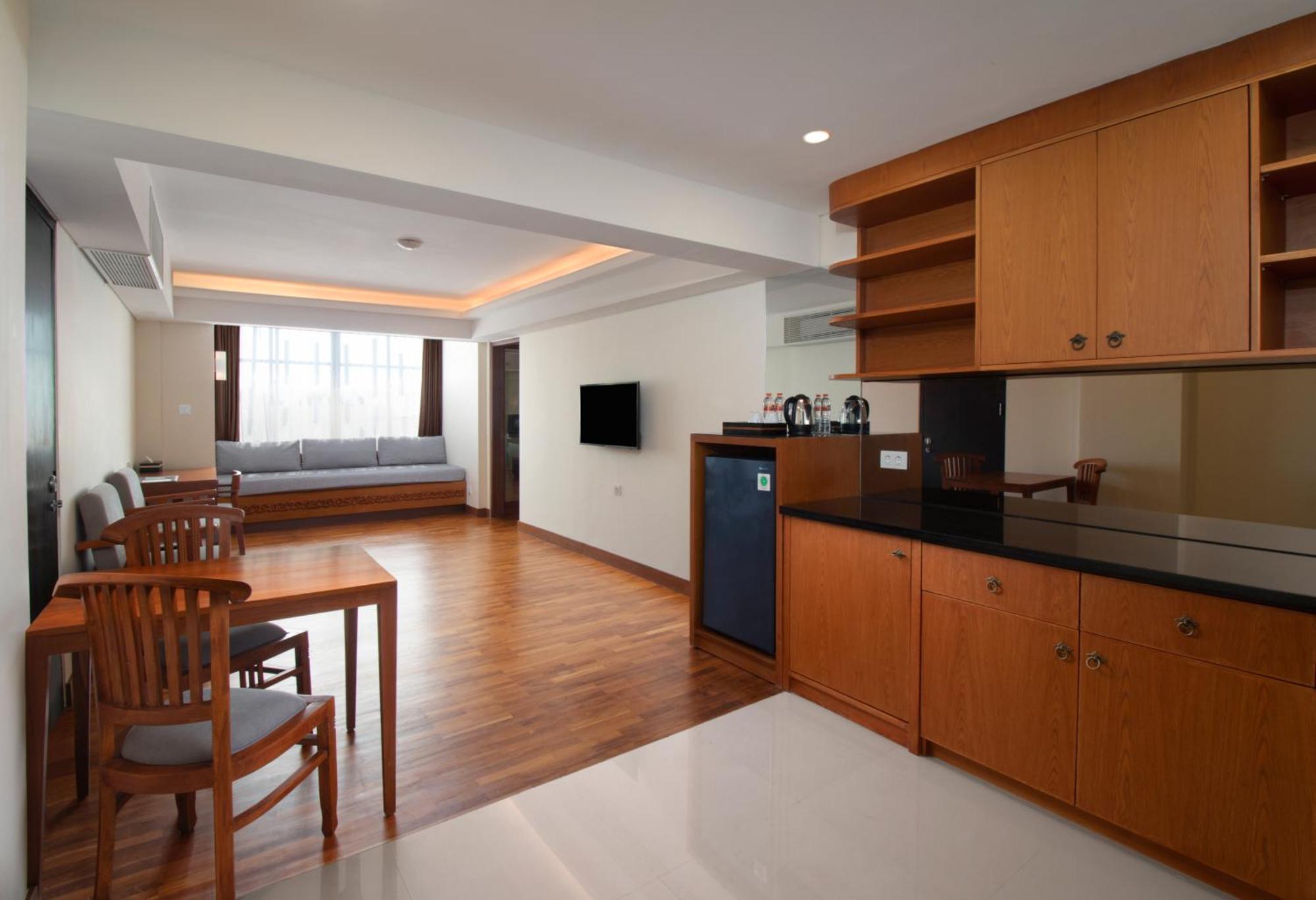 ฟ็อกซ์ โฮเต็ล จิมบารัน บีช Hotel จิมบาราน ภายนอก รูปภาพ